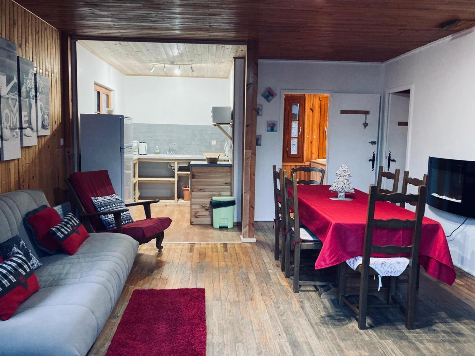 Camping, Hôtel De Plein Air Les Cariamas Chateauroux-les-Alpes Exterior foto